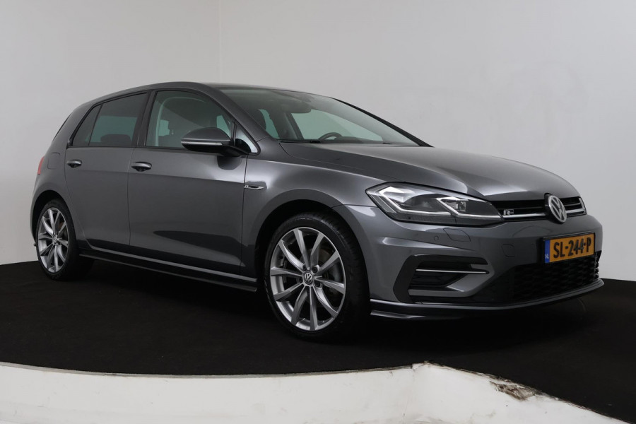 Volkswagen Golf 1.5 TSI Highline Business R (PARKEERSENSOREN, STOELVERWARMING, NAVIGATIE, AUTOMAAT, DIGITAAL DASHBOARD, CRUISE)