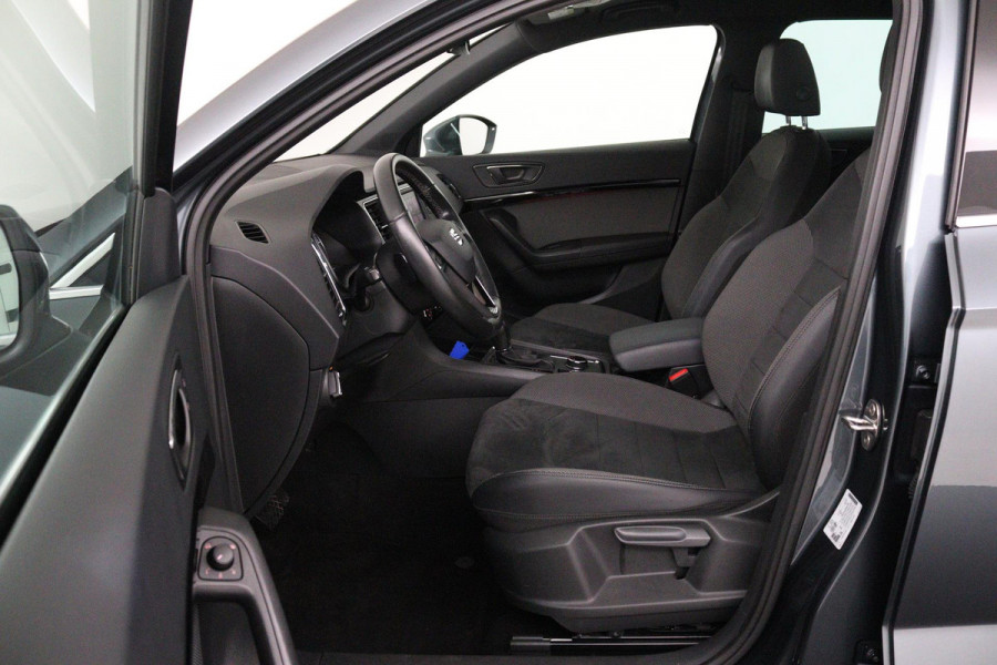 Seat Ateca 1.5 TSI Style (PANORAMADAK, TREKHAAK, NAVIGATIE, CRUISE CONTROL, STOELVERWARMING, ACHTERUITRIJCAMERA, AUTOMAAT)