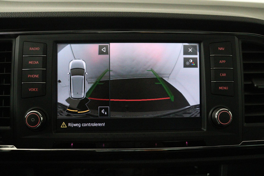 Seat Ateca 1.5 TSI Style (PANORAMADAK, TREKHAAK, NAVIGATIE, CRUISE CONTROL, STOELVERWARMING, ACHTERUITRIJCAMERA, AUTOMAAT)