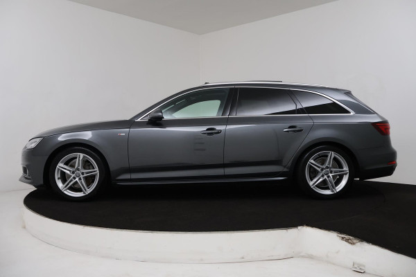 Audi A4 Avant 2.0 TFSI MHEV Sport S line black edition (PANORAMADAK, TREKHAAK, CRUISE, NAVIGATIE, STOELVERWARMING, CAMERA)