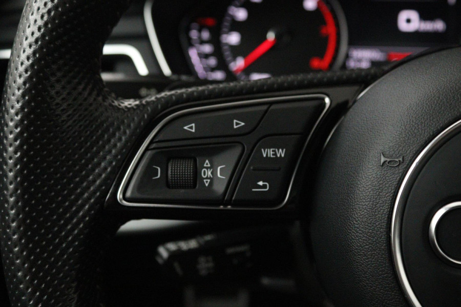 Audi A4 Avant 2.0 TFSI MHEV Sport S line black edition (PANORAMADAK, TREKHAAK, CRUISE, NAVIGATIE, STOELVERWARMING, CAMERA)