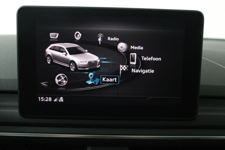 Audi A4 Avant 2.0 TFSI MHEV Sport S line black edition (PANORAMADAK, TREKHAAK, CRUISE, NAVIGATIE, STOELVERWARMING, CAMERA)