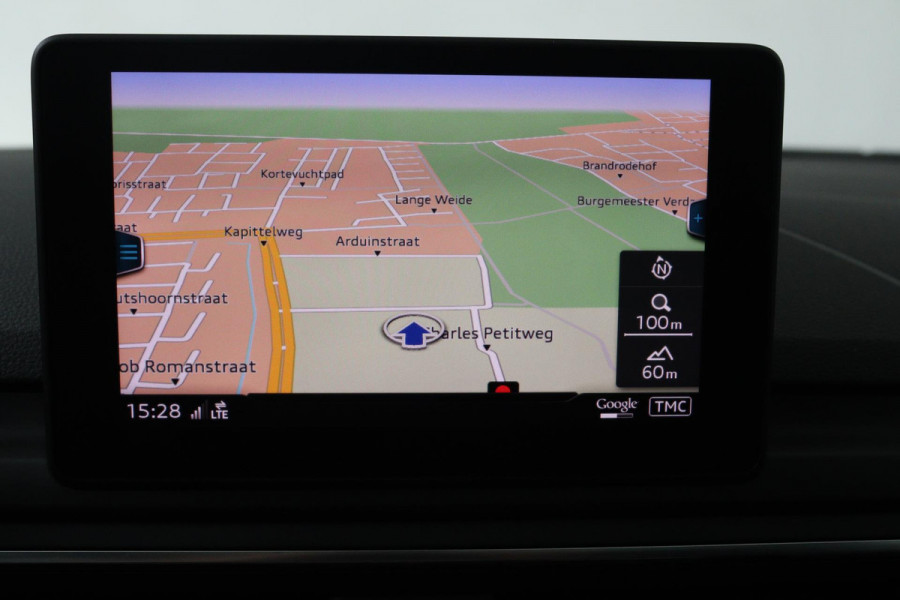 Audi A4 Avant 2.0 TFSI MHEV Sport S line black edition (PANORAMADAK, TREKHAAK, CRUISE, NAVIGATIE, STOELVERWARMING, CAMERA)