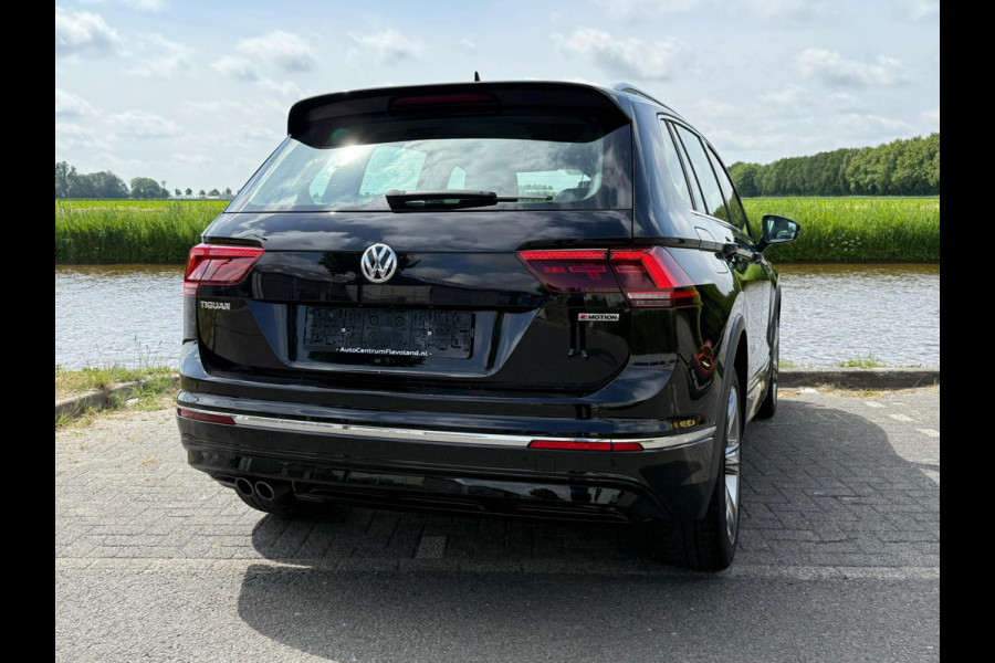Volkswagen Tiguan 2.0 TSI 4Motion Highline Business R Leer / standkachel / trekhaak enz..