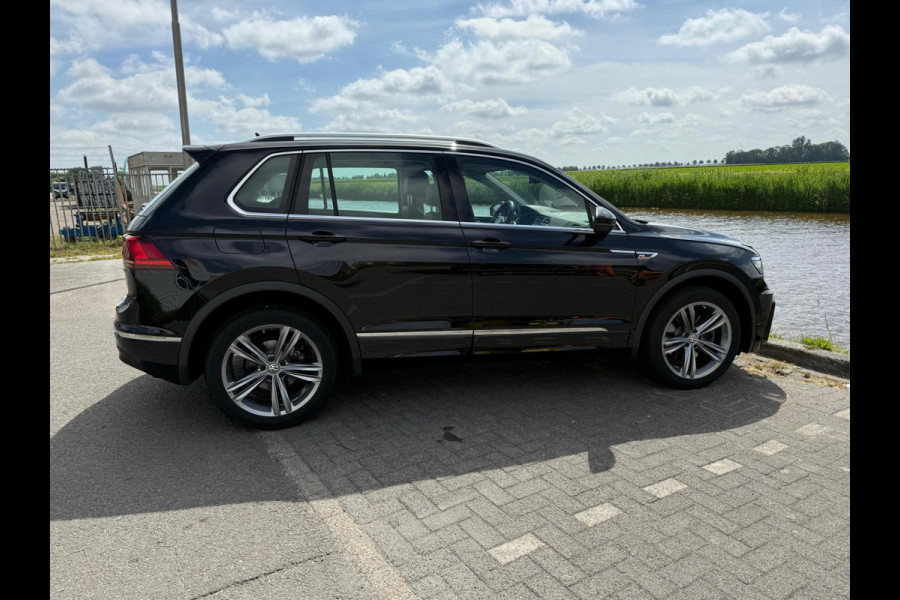 Volkswagen Tiguan 2.0 TSI 4Motion Highline Business R Leer / standkachel / trekhaak enz..