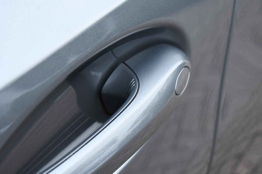 BMW 3 Serie Touring 330e xDrive M-Sport Pano ACC 360 H/K El-zetels HUD 19inch