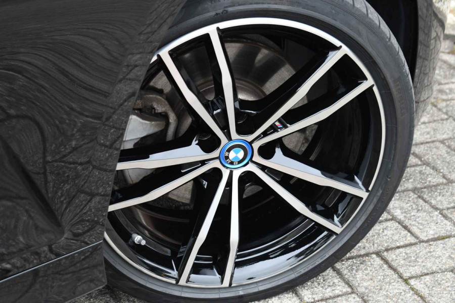 BMW 3-serie 330e xDrive M-Sport Pano ACC 360 H/K El-zetels HUD 19inch