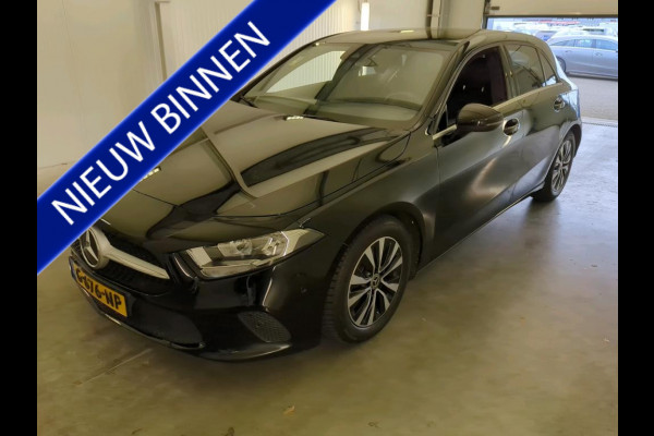Mercedes-Benz A-Klasse 180 Business Solution NL AUTO | WIDESCREEN | CAMERA | HALF LEDER | TREKHAAK |