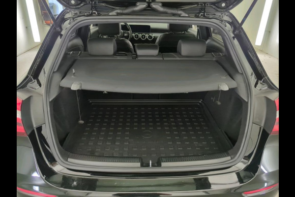 Mercedes-Benz A-Klasse 180 Business Solution NL AUTO | WIDESCREEN | CAMERA | HALF LEDER | TREKHAAK |