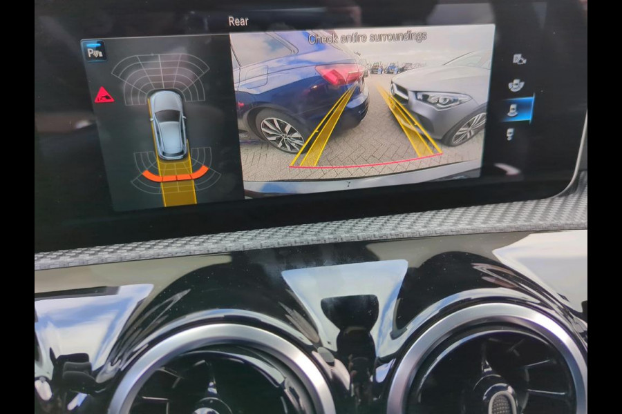 Mercedes-Benz A-Klasse 180 Business Solution NL AUTO | WIDESCREEN | CAMERA | HALF LEDER | TREKHAAK |