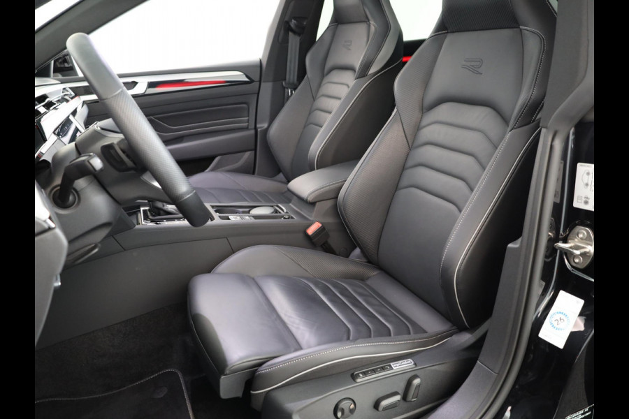 Volkswagen Arteon Shooting Brake 1.4 TSI eHybrid R-Line Business 218 pk Automaat (DSG) | Verlengde garantie | Navigatie | Panoramadak | Parkeersensoren (Park assist) | Achteruitrijcamera | Lederen bekleding |