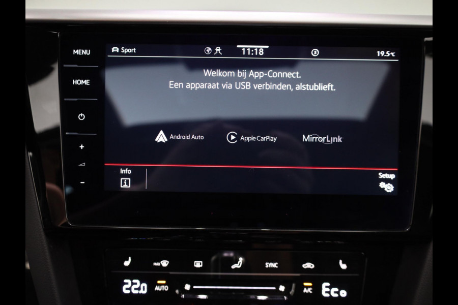 Volkswagen Arteon Shooting Brake 1.4 TSI eHybrid R-Line Business 218 pk Automaat (DSG) | Verlengde garantie | Navigatie | Panoramadak | Parkeersensoren (Park assist) | Achteruitrijcamera | Lederen bekleding |