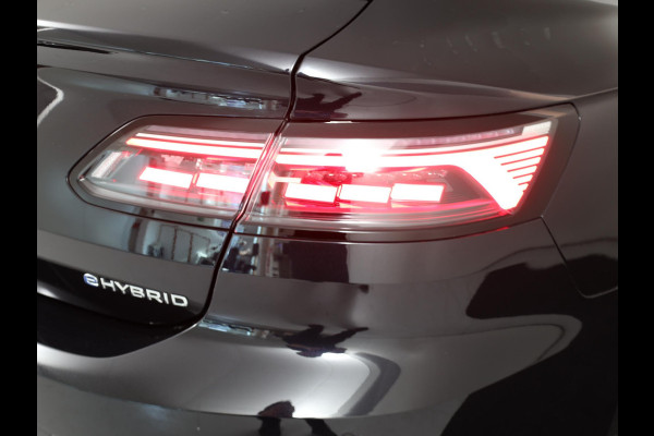 Volkswagen Arteon Shooting Brake 1.4 TSI eHybrid R-Line Business 218 pk Automaat (DSG) | Verlengde garantie | Navigatie | Panoramadak | Parkeersensoren (Park assist) | Achteruitrijcamera | Lederen bekleding |