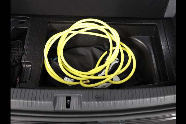 Volkswagen Arteon Shooting Brake 1.4 TSI eHybrid R-Line Business 218 pk Automaat (DSG) | Verlengde garantie | Navigatie | Panoramadak | Parkeersensoren (Park assist) | Achteruitrijcamera | Lederen bekleding |