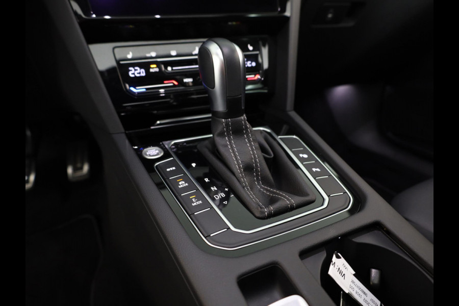 Volkswagen Arteon Shooting Brake 1.4 TSI eHybrid R-Line Business 218 pk Automaat (DSG) | Verlengde garantie | Navigatie | Panoramadak | Parkeersensoren (Park assist) | Achteruitrijcamera | Lederen bekleding |