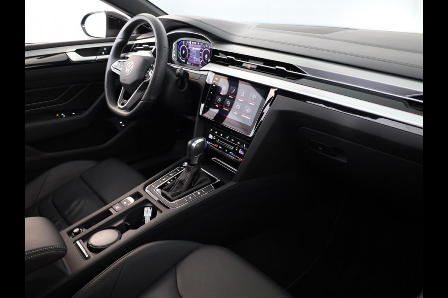 Volkswagen Arteon Shooting Brake 1.4 TSI eHybrid R-Line Business 218 pk Automaat (DSG) | Verlengde garantie | Navigatie | Panoramadak | Parkeersensoren (Park assist) | Achteruitrijcamera | Lederen bekleding |