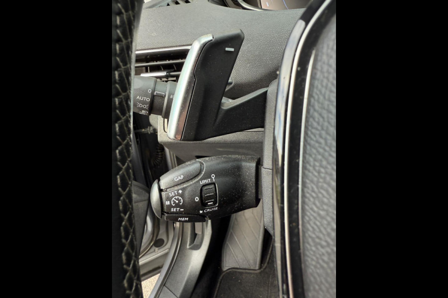 Peugeot 3008 1.6 GT Line - Leer - Camera - Carplay - Led