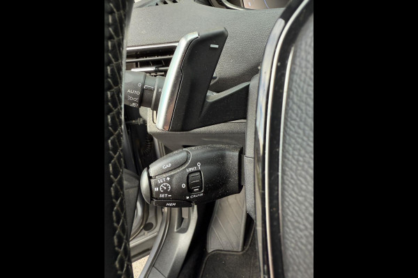 Peugeot 3008 1.6 GT Line - Leer - Camera - Carplay - Led