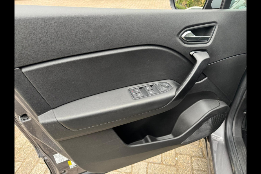Renault Captur 1.6 E-Tech full hybrid 145 Equilibre Trekhaak/ Navi / Clima / P-sensor