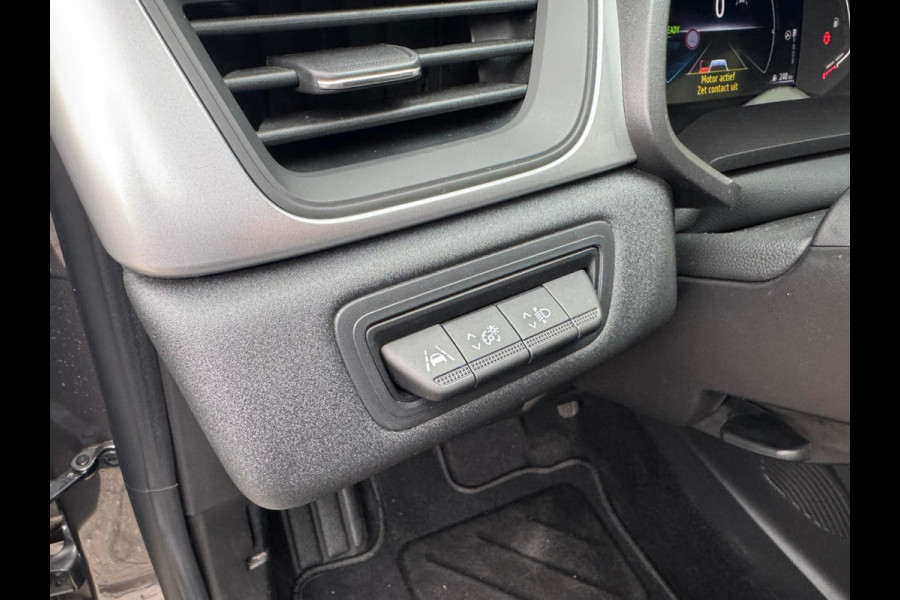 Renault Captur 1.6 E-Tech full hybrid 145 Equilibre Trekhaak/ Navi / Clima / P-sensor
