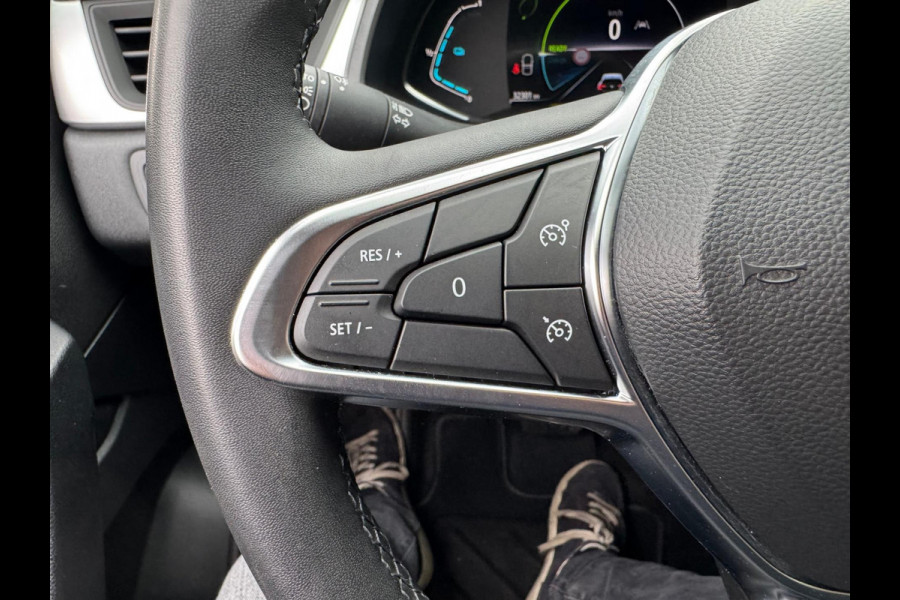 Renault Captur 1.6 E-Tech full hybrid 145 Equilibre Trekhaak/ Navi / Clima / P-sensor