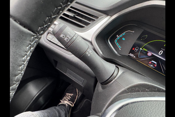 Renault Captur 1.6 E-Tech full hybrid 145 Equilibre Trekhaak/ Navi / Clima / P-sensor