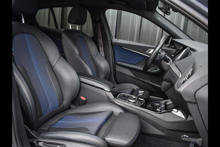 BMW 1-serie 118i EXECUTIVE EDITION | M-SPORT | AMBIANCE INTERIEUR | FULL-LED | TREKHAAK | CARPLAY | 19 INCH | M-SPORT BRAKE | DAB+ | SHADOW-