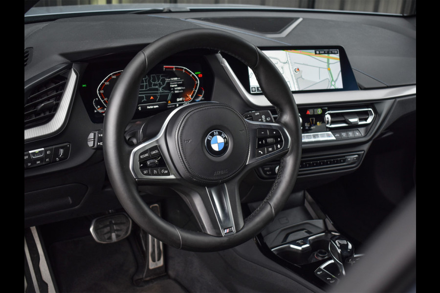 BMW 1-serie 118i EXECUTIVE EDITION | M-SPORT | AMBIANCE INTERIEUR | FULL-LED | TREKHAAK | CARPLAY | 19 INCH | M-SPORT BRAKE | DAB+ | SHADOW-