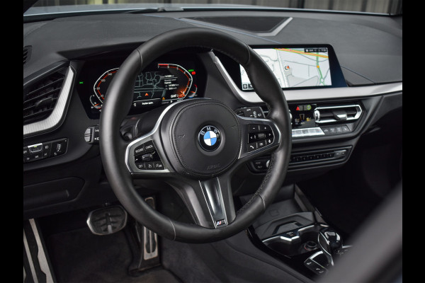 BMW 1-serie 118i EXECUTIVE EDITION | M-SPORT | AMBIANCE INTERIEUR | FULL-LED | TREKHAAK | CARPLAY | 19 INCH | M-SPORT BRAKE | DAB+ | SHADOW-