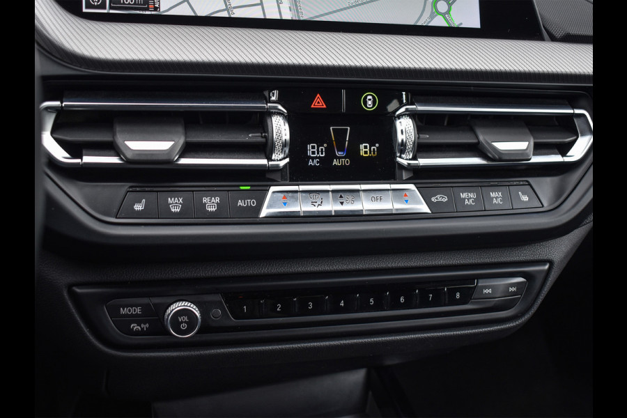 BMW 1-serie 118i EXECUTIVE EDITION | M-SPORT | AMBIANCE INTERIEUR | FULL-LED | TREKHAAK | CARPLAY | 19 INCH | M-SPORT BRAKE | DAB+ | SHADOW-