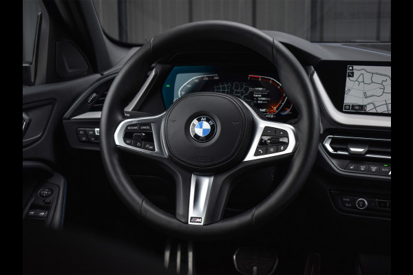 BMW 1-serie 118i EXECUTIVE EDITION | M-SPORT | AMBIANCE INTERIEUR | FULL-LED | TREKHAAK | CARPLAY | 19 INCH | M-SPORT BRAKE | DAB+ | SHADOW-