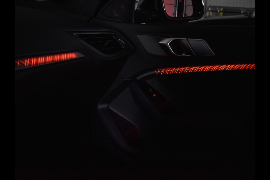 BMW 1-serie 118i EXECUTIVE EDITION | M-SPORT | AMBIANCE INTERIEUR | FULL-LED | TREKHAAK | CARPLAY | 19 INCH | M-SPORT BRAKE | DAB+ | SHADOW-