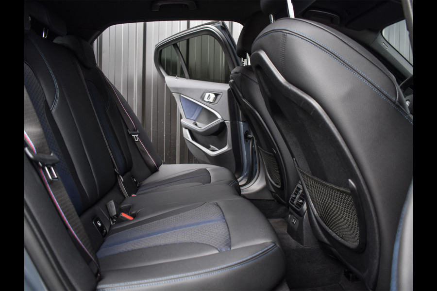 BMW 1-serie 118i EXECUTIVE EDITION | M-SPORT | AMBIANCE INTERIEUR | FULL-LED | TREKHAAK | CARPLAY | 19 INCH | M-SPORT BRAKE | DAB+ | SHADOW-