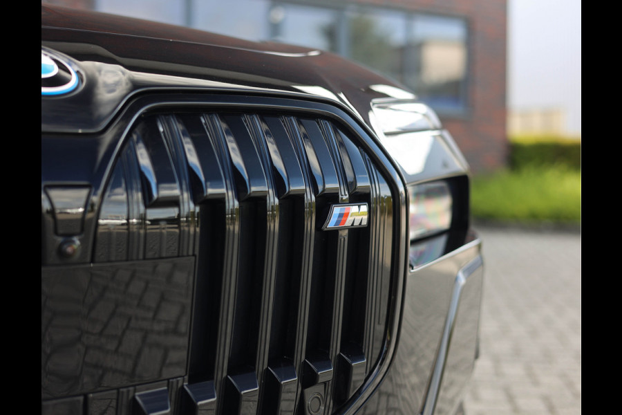 BMW 7 Serie M760e xDrive *SkyLounge*Executive*Bow&Wil*