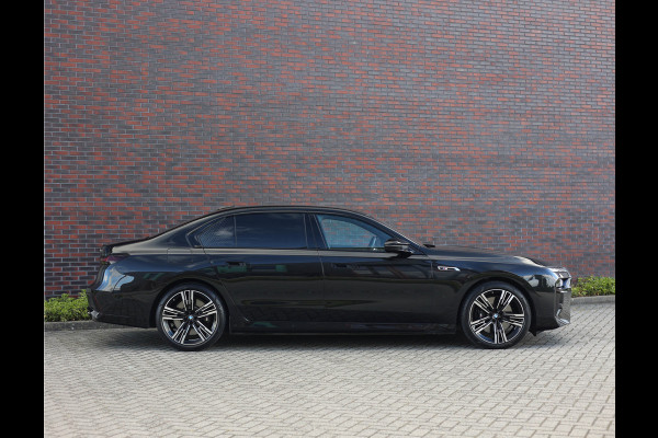 BMW 7 Serie M760e xDrive *SkyLounge*Executive*Bow&Wil*