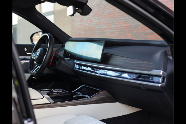 BMW 7 Serie M760e xDrive *SkyLounge*Executive*Bow&Wil*