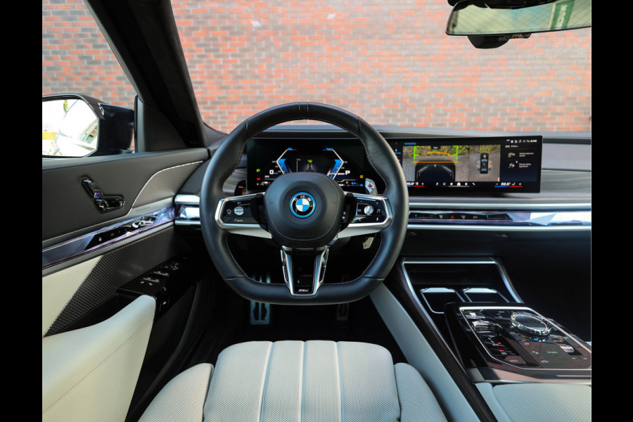 BMW 7 Serie M760e xDrive *SkyLounge*Executive*Bow&Wil*
