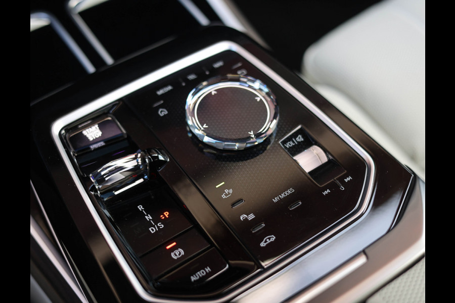 BMW 7 Serie M760e xDrive *SkyLounge*Executive*Bow&Wil*