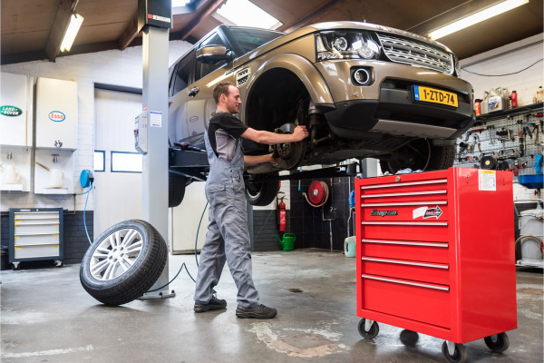 Mazda 2 1.5 SkyActiv-G 90 Homura - Stoel- stuurverwarming, Cruise, Achteruitrijcamera, Airco!