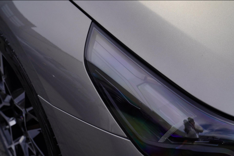 BMW i5 I5 eDrive40 M-pakket | Iconic Glow | Stoelkoeling | Panorama | BMW Driving Assistant| Harman/Kardon | 340PK | Swarovski |