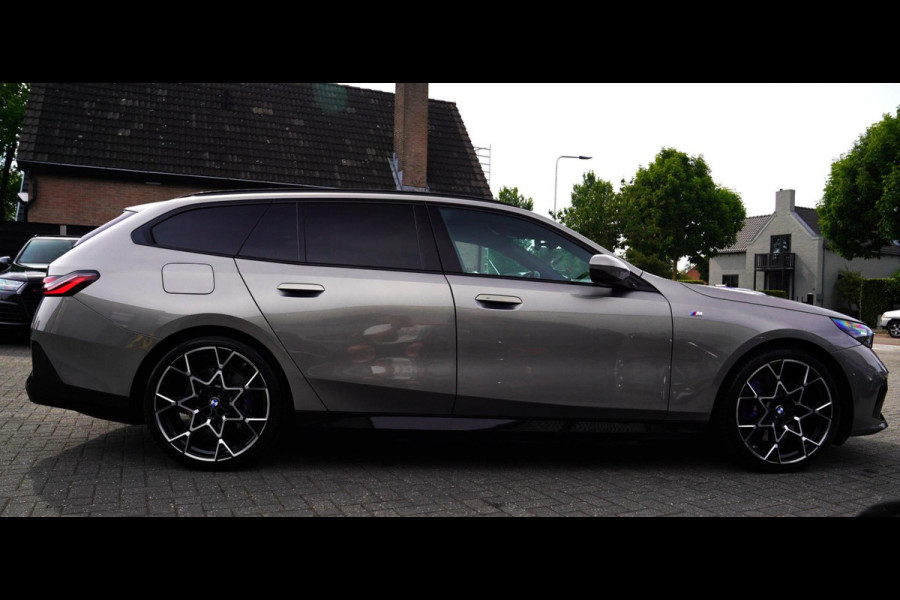 BMW i5 I5 eDrive40 M-pakket | Iconic Glow | Stoelkoeling | Panorama | BMW Driving Assistant| Harman/Kardon | 340PK | Swarovski |