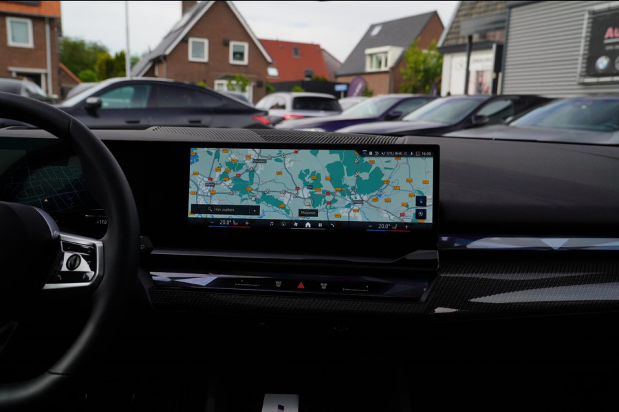 BMW i5 I5 eDrive40 M-pakket | Iconic Glow | Stoelkoeling | Panorama | BMW Driving Assistant| Harman/Kardon | 340PK | Swarovski |