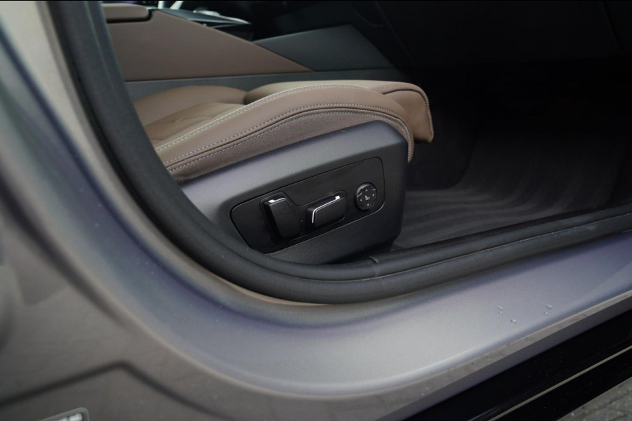 BMW i5 I5 eDrive40 M-pakket | Iconic Glow | Stoelkoeling | Panorama | BMW Driving Assistant| Harman/Kardon | 340PK | Swarovski |