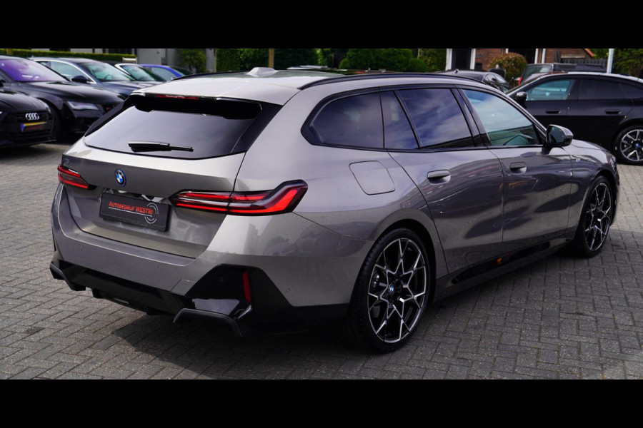 BMW i5 I5 eDrive40 M-pakket | Iconic Glow | Stoelkoeling | Panorama | BMW Driving Assistant| Harman/Kardon | 340PK | Swarovski |