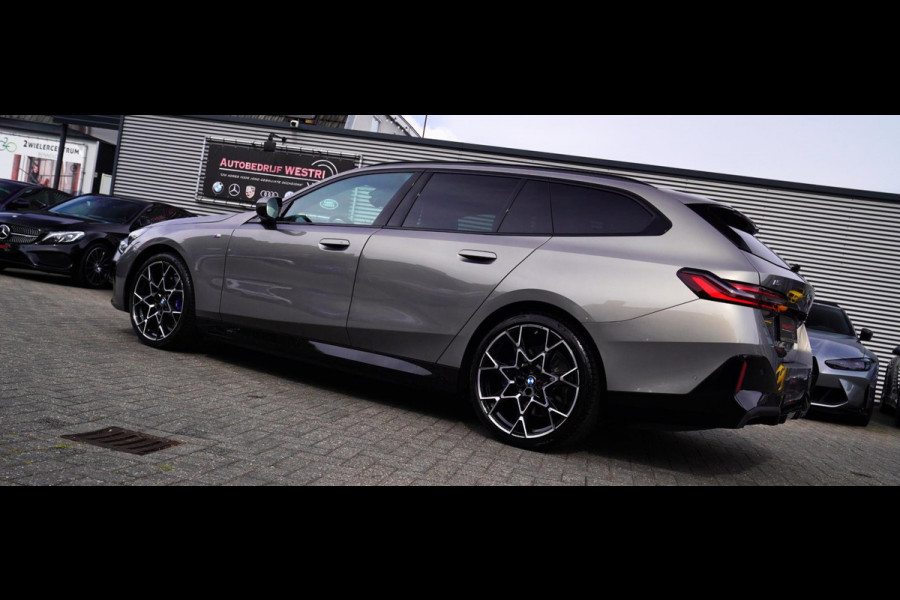 BMW i5 I5 eDrive40 M-pakket | Iconic Glow | Stoelkoeling | Panorama | BMW Driving Assistant| Harman/Kardon | 340PK | Swarovski |