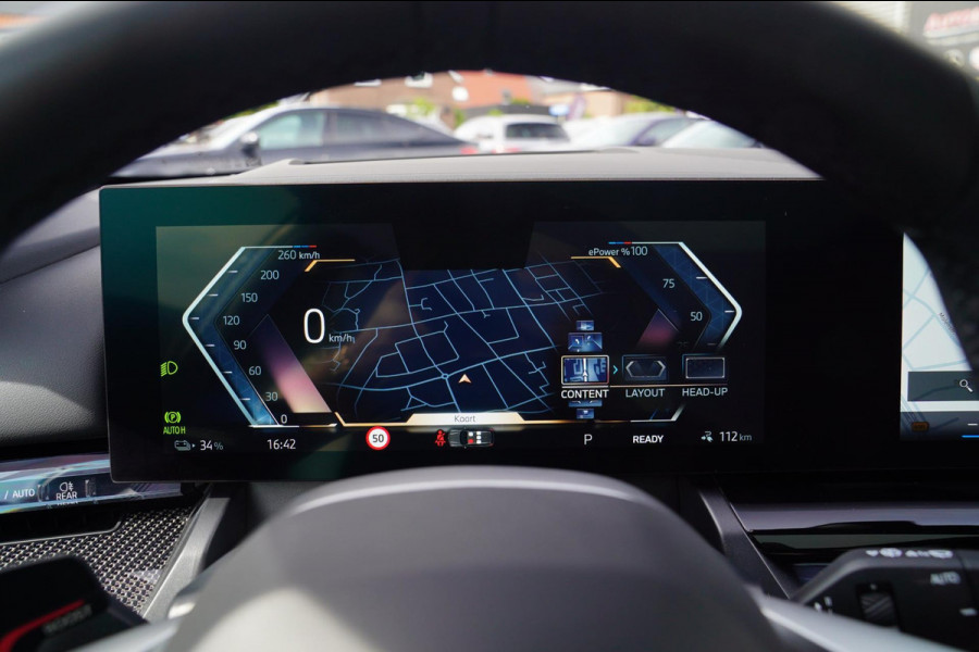 BMW i5 I5 eDrive40 M-pakket | Iconic Glow | Stoelkoeling | Panorama | BMW Driving Assistant| Harman/Kardon | 340PK | Swarovski |