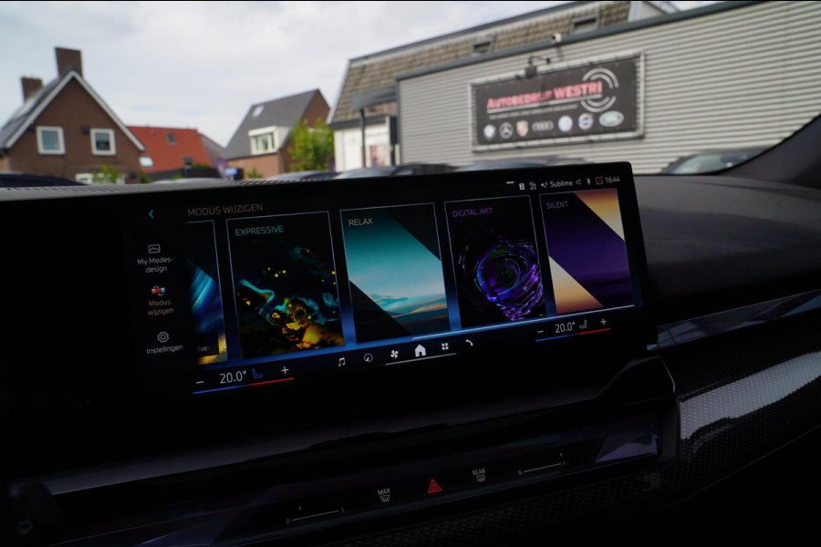 BMW i5 I5 eDrive40 M-pakket | Iconic Glow | Stoelkoeling | Panorama | BMW Driving Assistant| Harman/Kardon | 340PK | Swarovski |