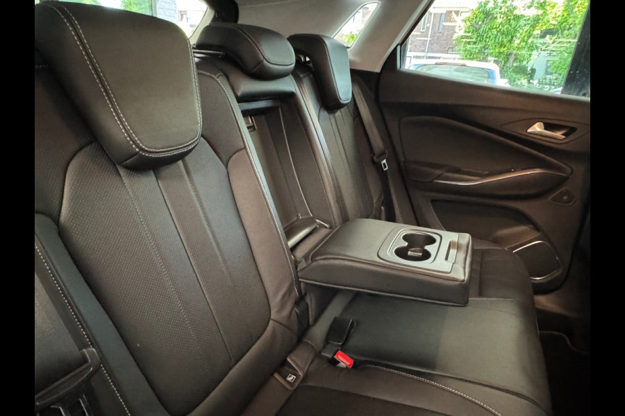 Opel Grandland X Turbo 1.2 Ultimate APPLE CARPLAY LANE-ASSIST NAVIGATIE CAMERA LEDER CRUISE AIRCO PDC STOEL/ STUURVERWARMING