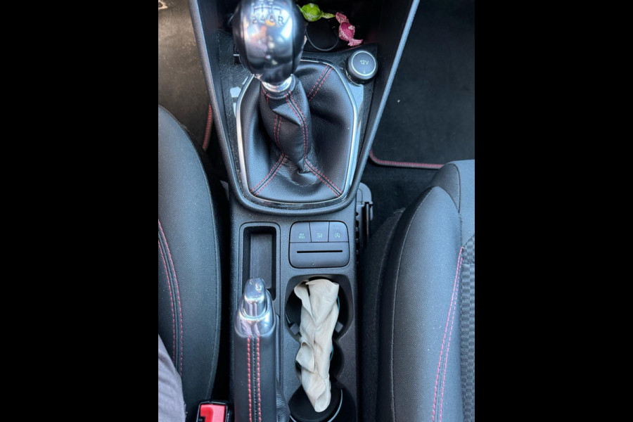 Ford Fiesta 1.0 EcoBoost ST-Line 125pk | SYNC 3 Navigatie | Trekhaak