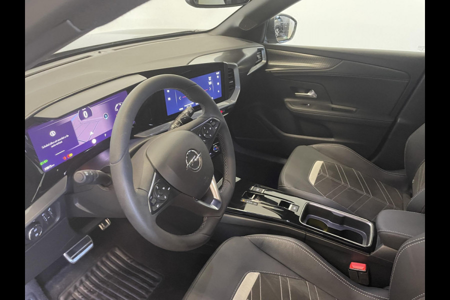 Opel Mokka 1.2 130pk Turbo Automaat Ultimate Navigatie Apple Carplay/Android Auto Camera Parkeersensoren achter Crusie Control Stoel-en stuurverwarming Ledverlichting Getinte ramen Climate Control